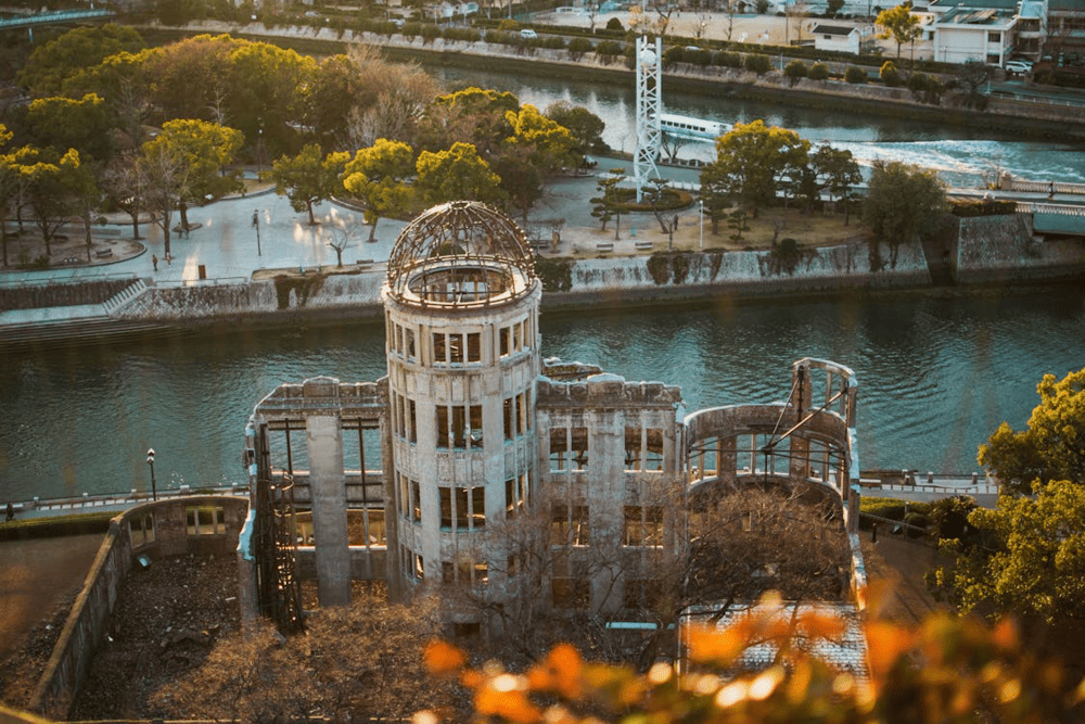 Hiroshima preserves profound historical memories through the Peace Memorial Park and the Atomic Bomb Dome (Source: Pexels)